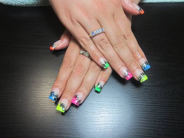 Chic French Tips Nail Fashion for Trendy Girls