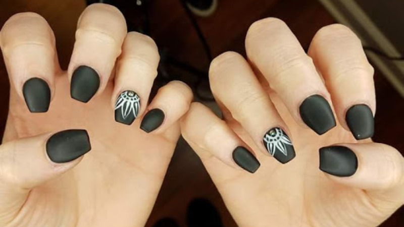 Dark Color Nails Art Fashion for Crazy Girls